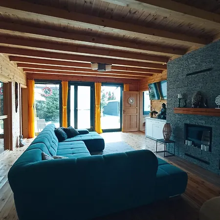 Moon Wood Maklár