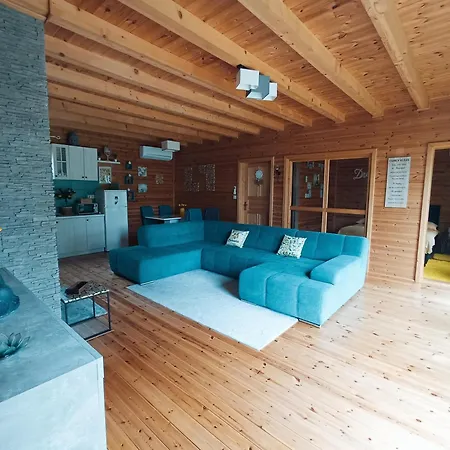 Apartamento Moon Wood Maklár