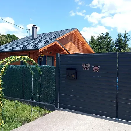 Moon Wood Apartamento Maklár