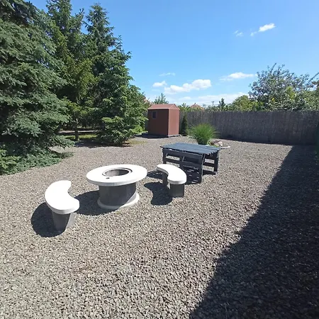 Apartamento Moon Wood Maklár