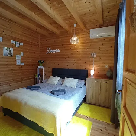 Moon Wood Maklár