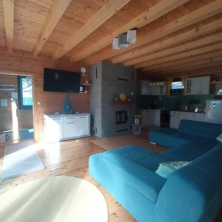 Apartamento Moon Wood Maklár